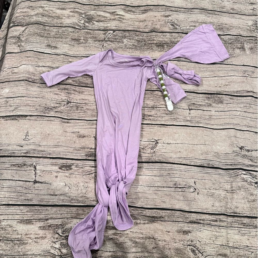 NWT Baby Noah Lavender Infant Gown With Hat, Headband and Teether Size 0-3